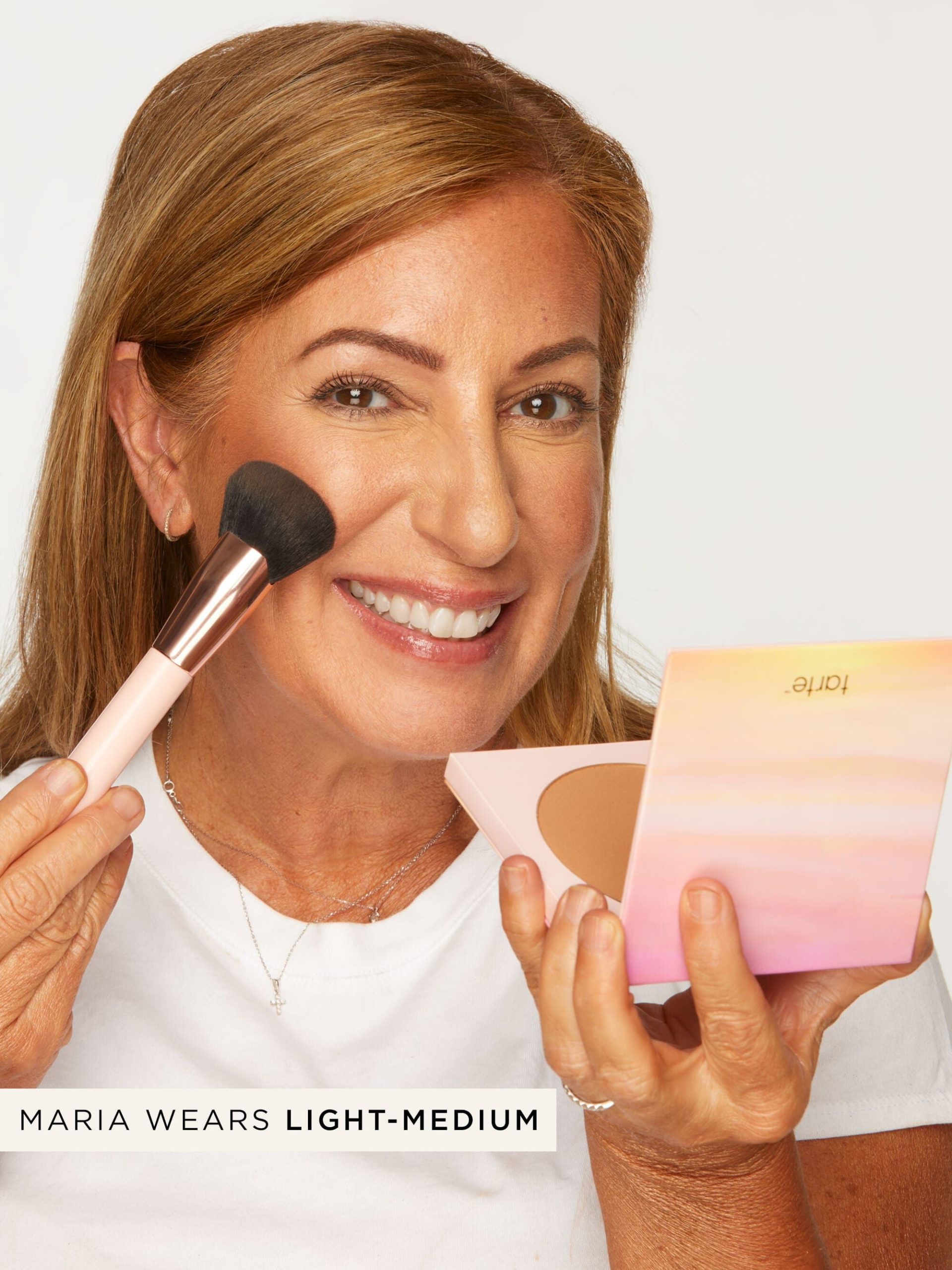common__2729-2622-limited-edition-park-ave-princess-face-body-bronzer-ALT-2__05.jpg