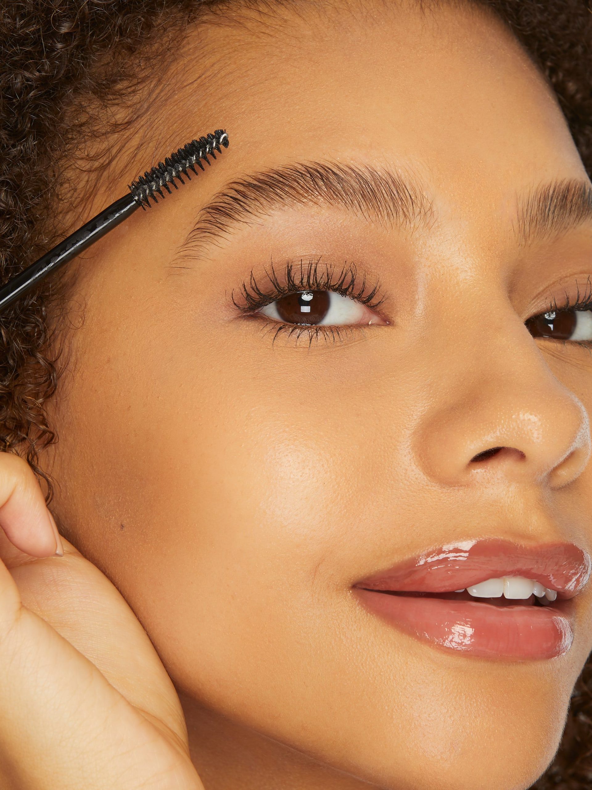 common__2837-2837-brows-for-days-framing-gel-ALT-1__04.jpg