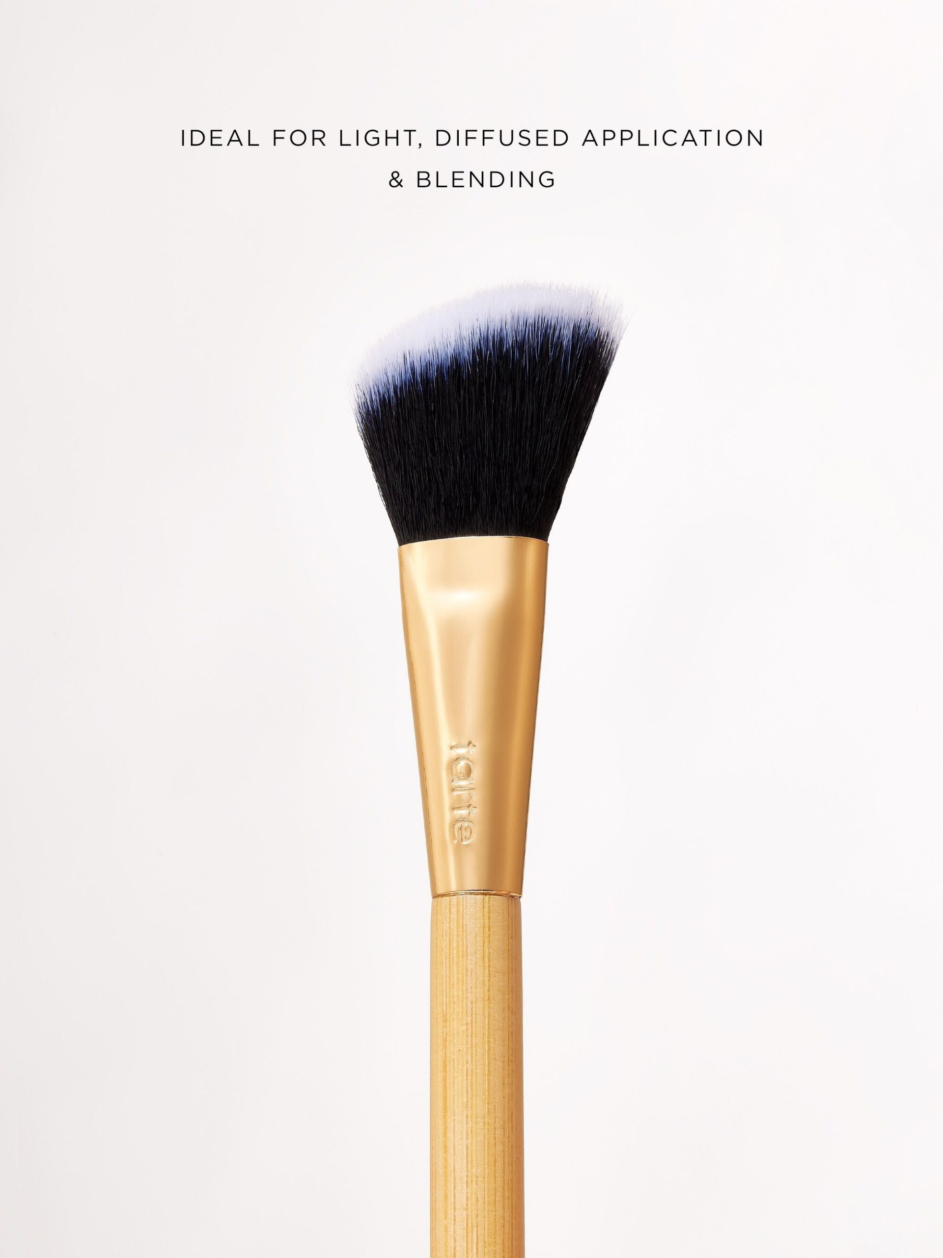 common__3080-3080-angled-light-coverage-concealer-brush-ALT-1__02.jpg