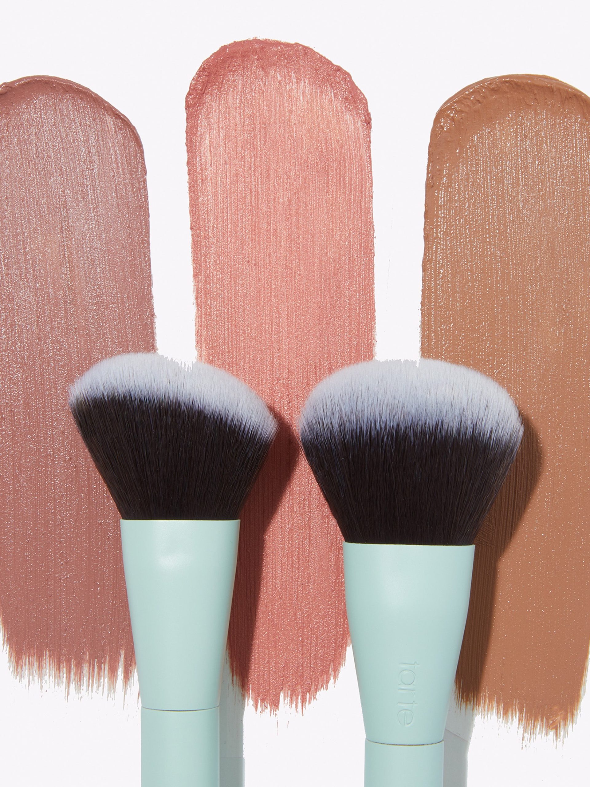 common__double-ended-cream-face-brush__05.jpg